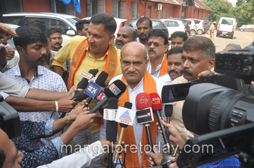 Muthalik  1